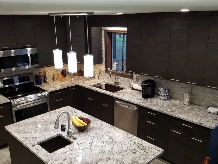 Mandina's Cabinets project photo