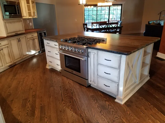 Mandina's Cabinets project photo